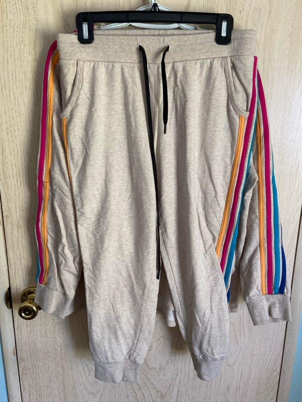 TORRID Everyday Active Fleece Heather Oatmeal Rainbow Stripe Set Sz 00 US 10 M/L - Picture 3 of 11